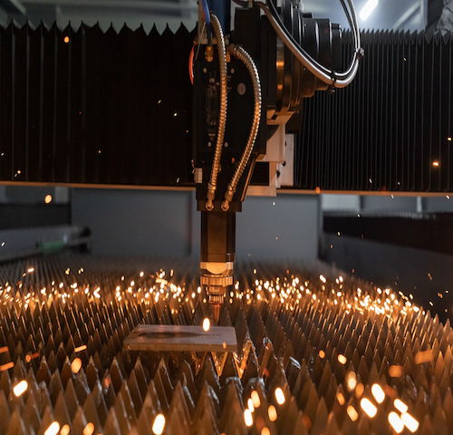 Que materiais um laser de fibra pode cortar?
